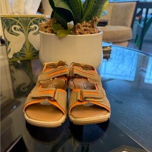 Boys Mon Caramel sandals
